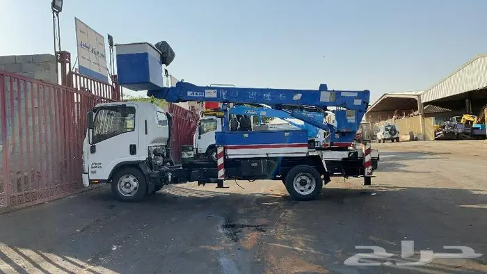 كرين رفع وتحميل ونش هيدروليك بوم مفصلي سلة كهرباء ونظافة 8