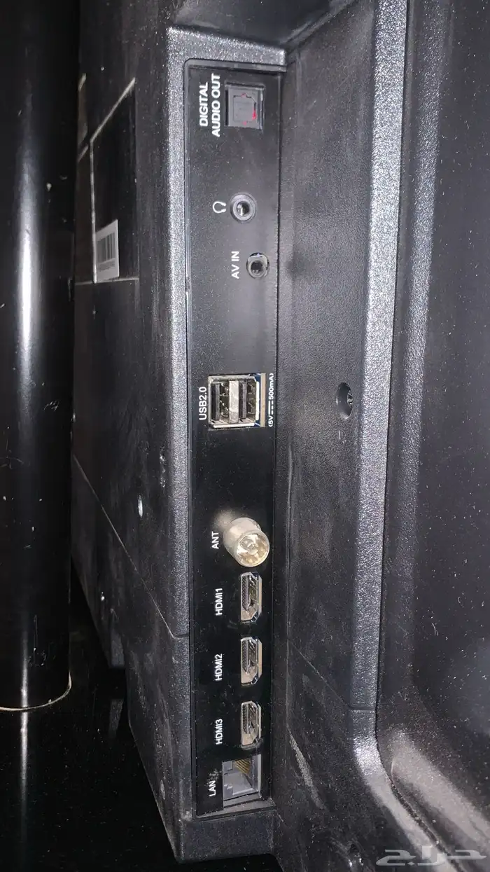 تلفزيون 55 انش وطاولة تلفزيون 7