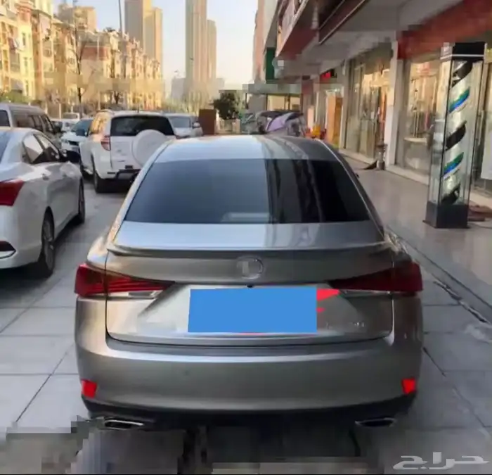 جناح لكزس IS من 2014 إلى 2020 4
