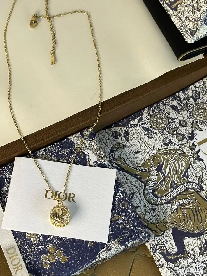 اكسسوارات ماركات هاي كوالتي 9