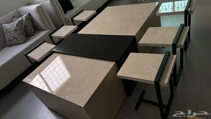 طاولة مجلس للبيع مع 6 حبات خدمه 0