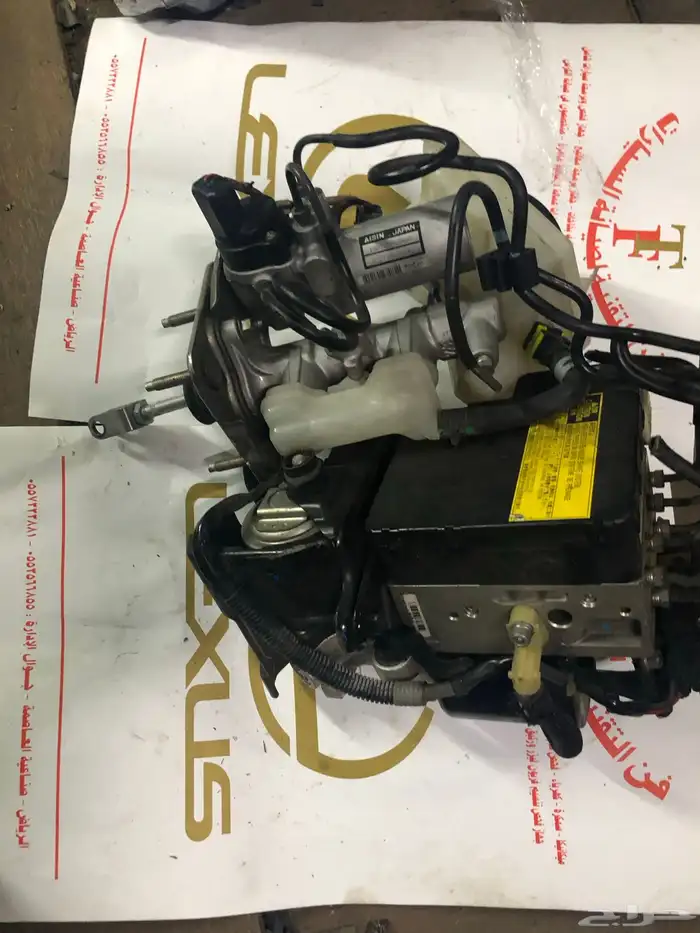 قطع غيار لكزس. يتوفر لدينا قطع جيب لكزس 570 4