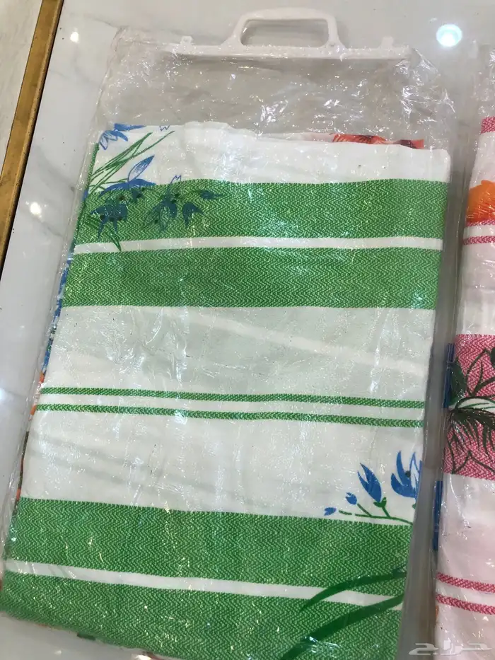 فناجيل قديمة وشراشف و امشاط قديمة 6