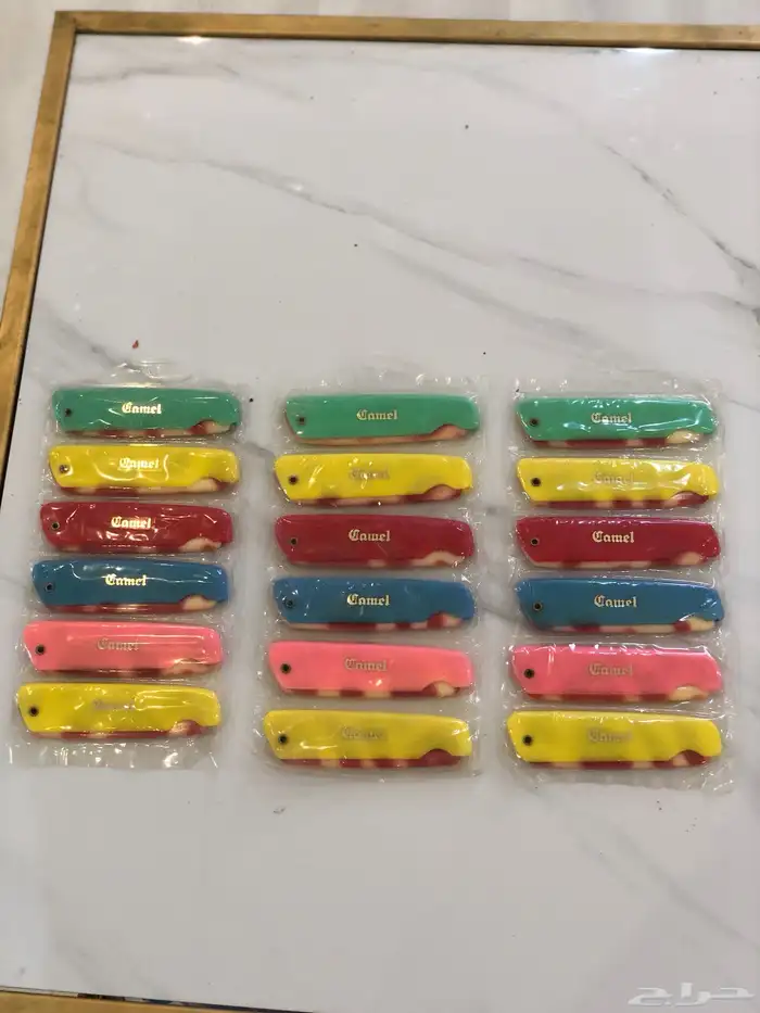 فناجيل قديمة وشراشف و امشاط قديمة 7