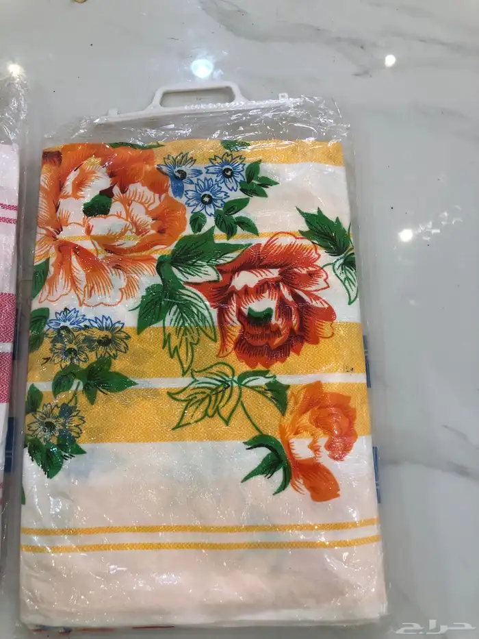 فناجيل قديمة وشراشف و امشاط قديمة 4