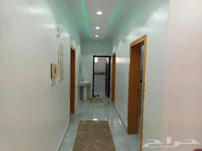 شقة مفروشة جديدة غرب حديقة المطار وممشى الروضة 24