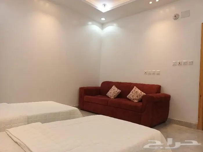 شقة مفروشة جديدة غرب حديقة المطار وممشى الروضة 27