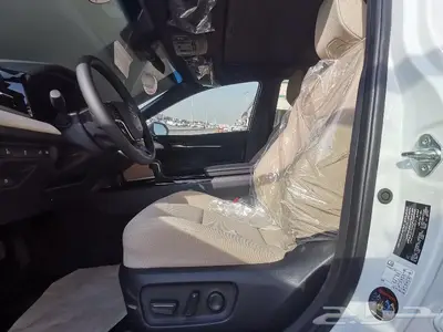 كامري LE فتحة بنزين ابيض لؤلؤي سعودي 2025 15