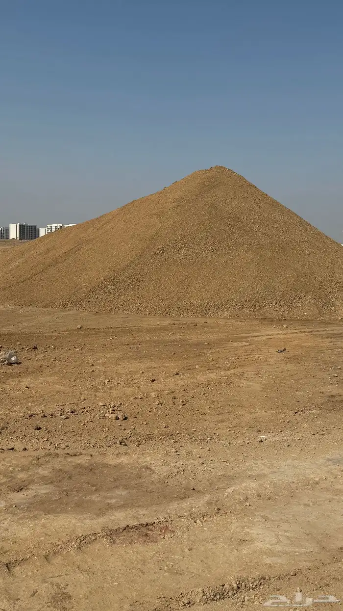 ايجار قلابات يومية ايجار بوكلين يوميه 1