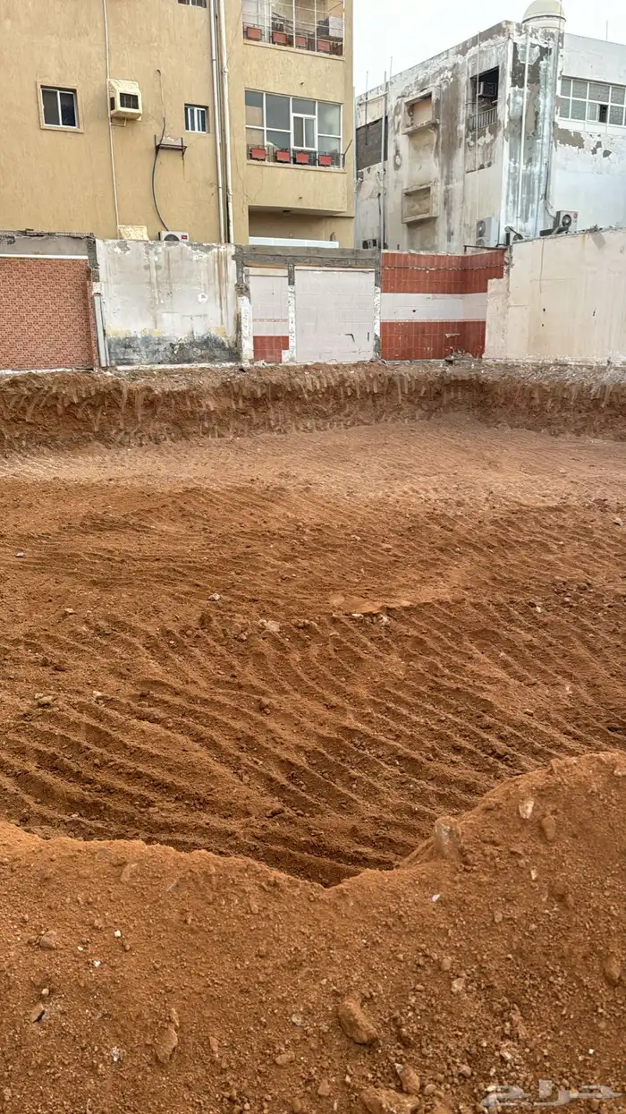 ايجار قلابات يومية ايجار بوكلين يوميه 7