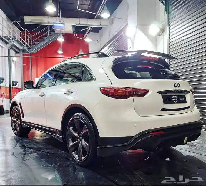 Infiniti QX70s 5
