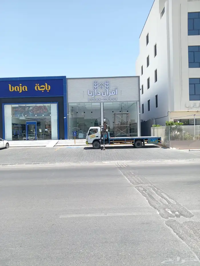 تصليح لوحات المحلات التجارية وكلادينج 86