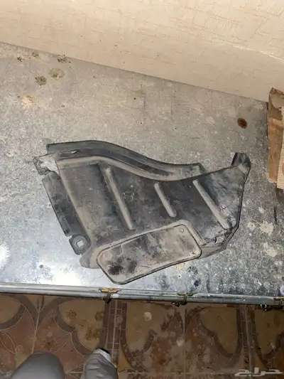 للبيع زجاجه خلفيه تندرا 4