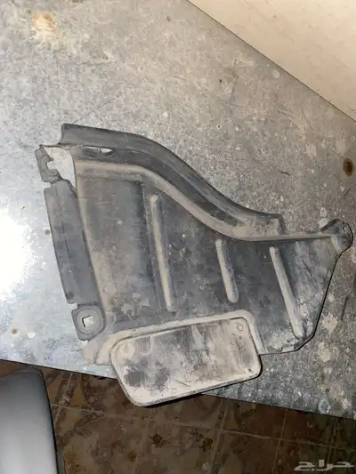 للبيع زجاجه خلفيه تندرا 3