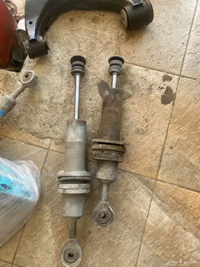 للبيع زجاجه خلفيه تندرا 5
