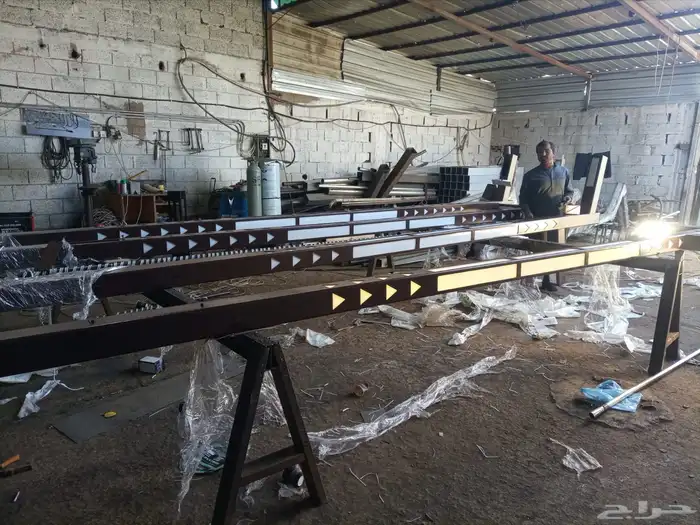 اعمدة شوارع وكشافات وقواعد خرسانيه واعمدة ديكوريه 17