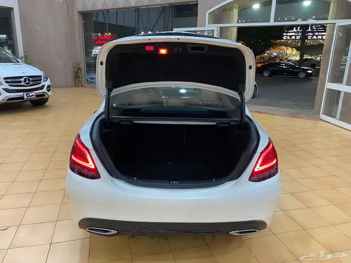 مرسيدس C300 نايت بكج شبه جديد ومميز 9