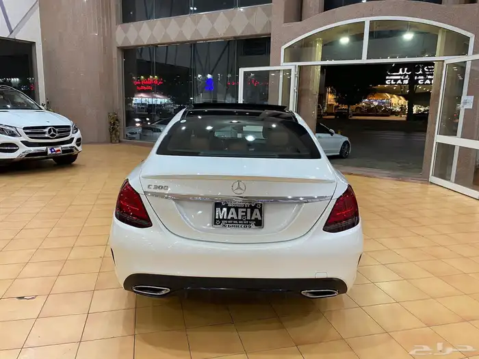 مرسيدس C300 نايت بكج شبه جديد ومميز 5