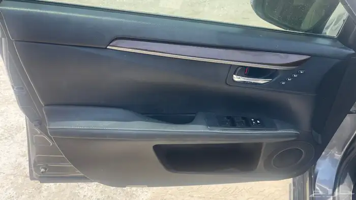 تشليح لكزس es350 2014 قطع غيار فقط يوجد 10