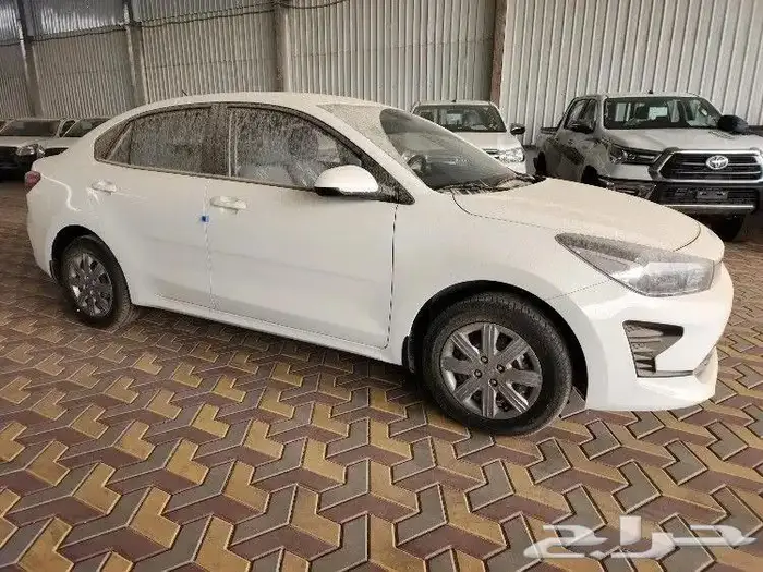 كيا ريو استاندر موديل 2023 عرض خاص اللون فضي 12