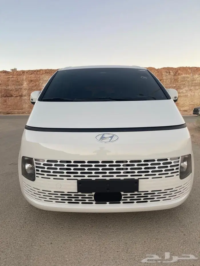 هونداي ستاريا 2023 ابيض ديزل 5