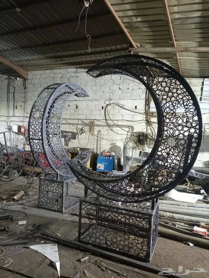 اعمدة شوارع وكشافات وقواعد خرسانيه واعمدة ديكوريه 25