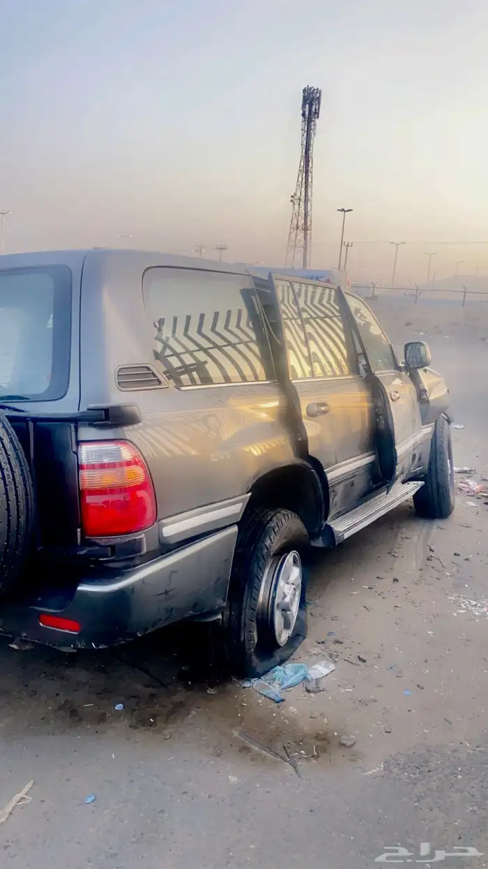 يتوفر لدينا قطع غيار صالون 99 2