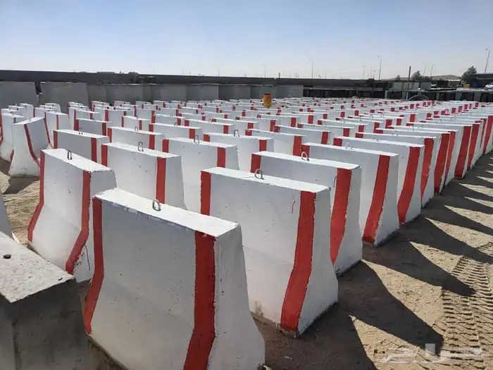 اعمدة شوارع وفوانيس وأعمدة تفصيل وقواعد خرسانيه 21