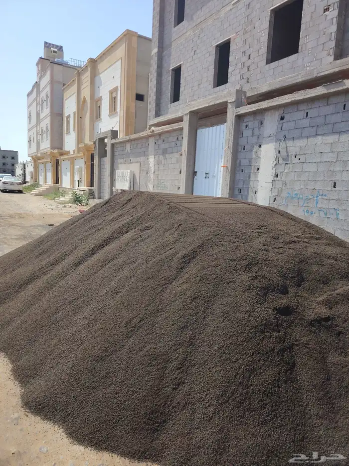 عازل اسطح بركاني تريلة صندوق 24 متر 1