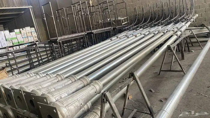 اعمدة شوارع وفوانيس وأعمدة تفصيل وقواعد خرسانيه 20
