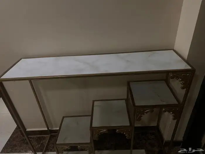 للبيع طاولة استقبال 0