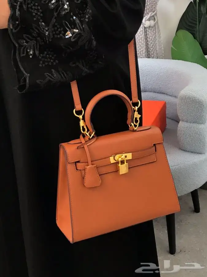 شناط ماركات درجه اولى التوصيل داخل الدمام مجانا  وشحن لجميع 13