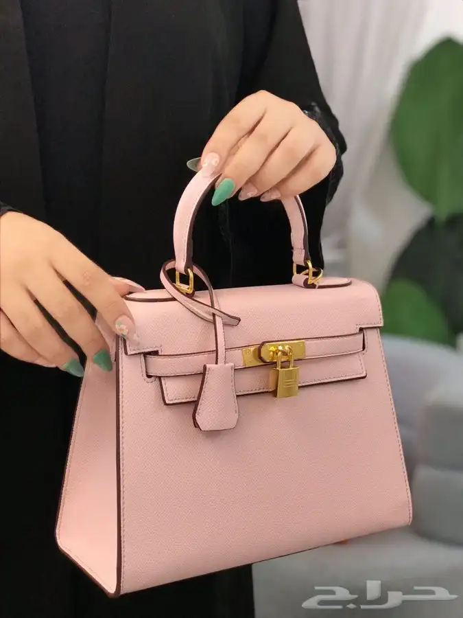 شناط ماركات درجه اولى التوصيل داخل الدمام مجانا  وشحن لجميع 18