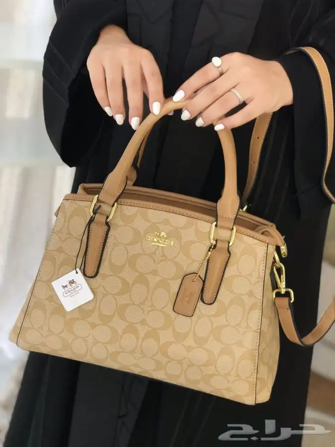 شناط ماركات درجه اولى التوصيل داخل الدمام مجانا  وشحن لجميع 80