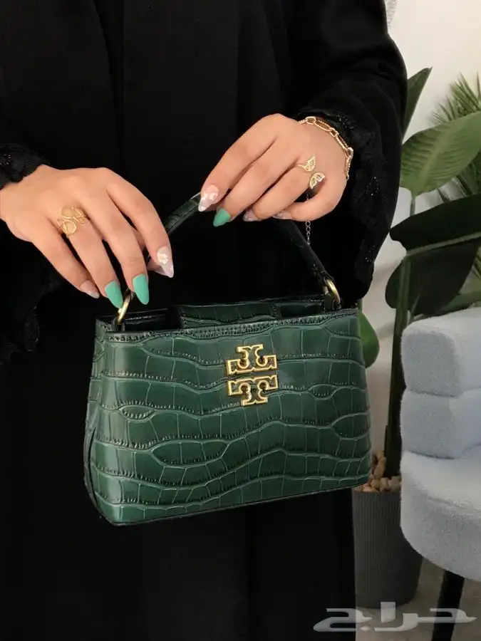 شناط ماركات درجه اولى التوصيل داخل الدمام مجانا  وشحن لجميع 87
