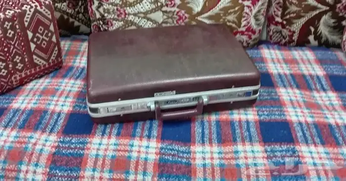 شنطة دبلوماسية قديمة للبيع 1