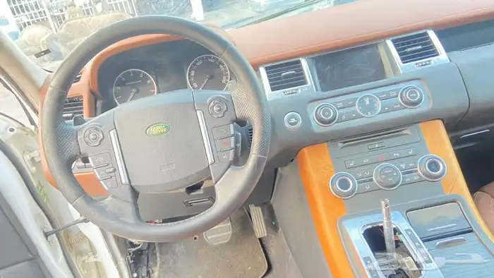 قطع غيار لاندروفر و رنج سبورت2006-2013 22