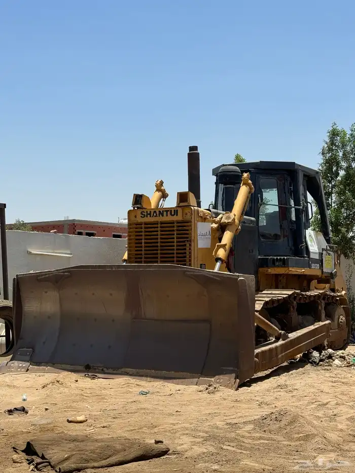 بلدوزر دركتر 155 موديل حديث سيفتي و تيوفي للايجار 0