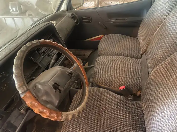 باص تايوتا 97 16