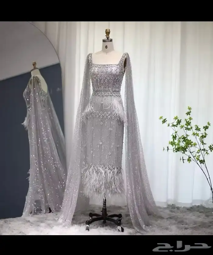 فستان مستعمل مره واحده فقط. للبيع ب800ريال 1