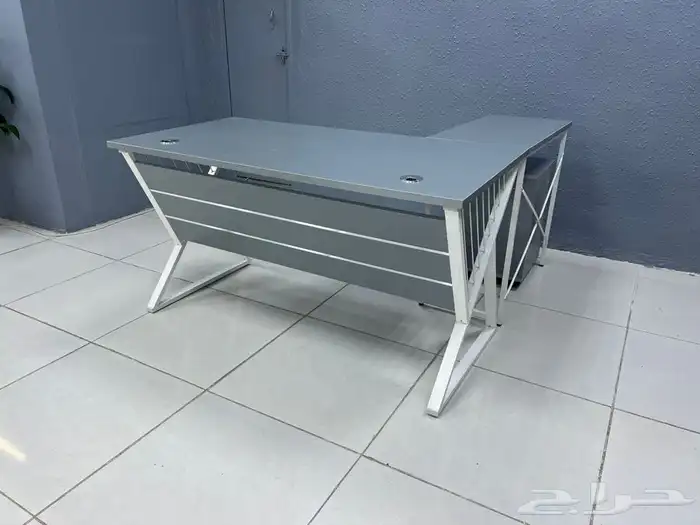مكاتب شكل جديد بمناسبه عوده المدارس 2