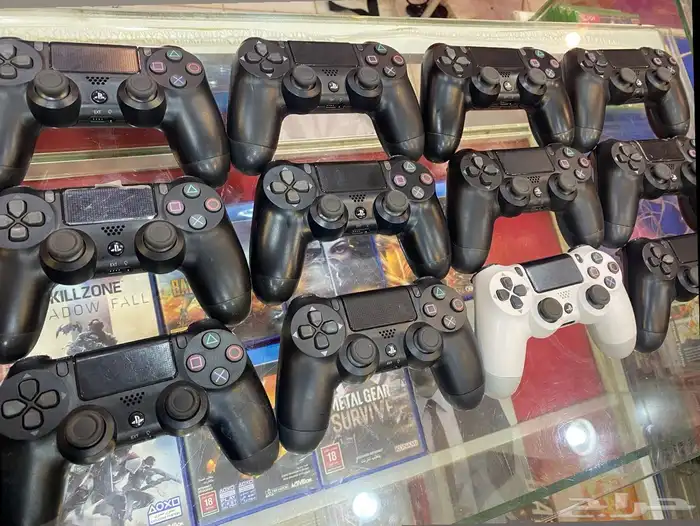 يدات سوني 4 اصليه مستعمل ب 99 ضمان شهر 5