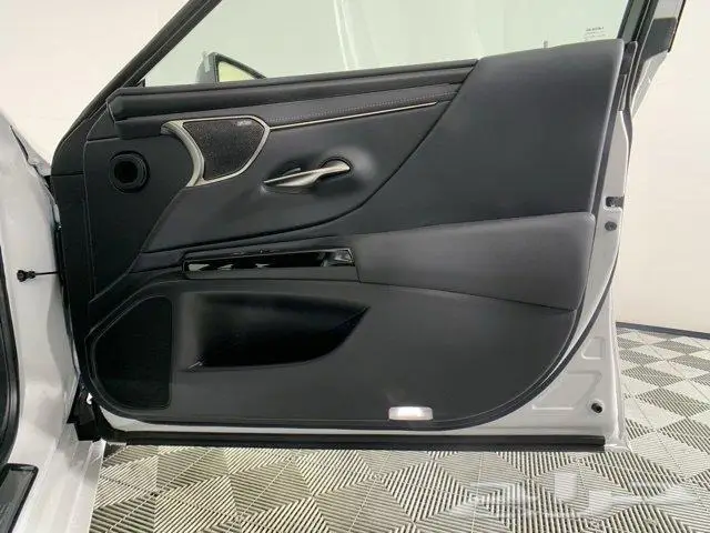 لكسز ES 350 Ultra Luxury موديل 2024 9