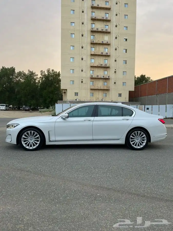 بي ام دبليو 730LI نظيفة جدا 7