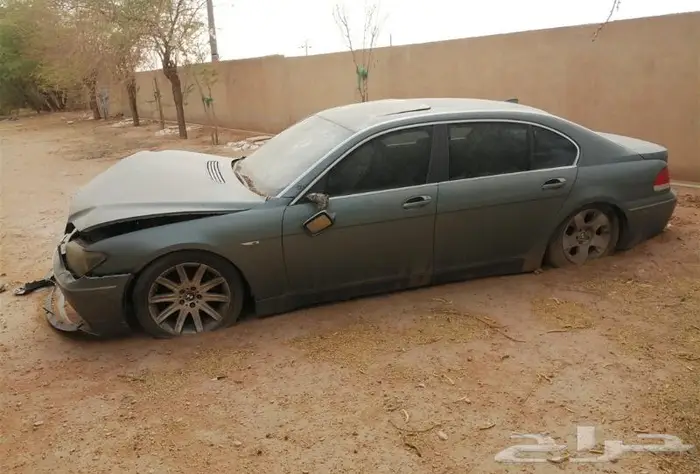 لوحة مميزة على بي ام دبليو 745 اي ال 2003 0