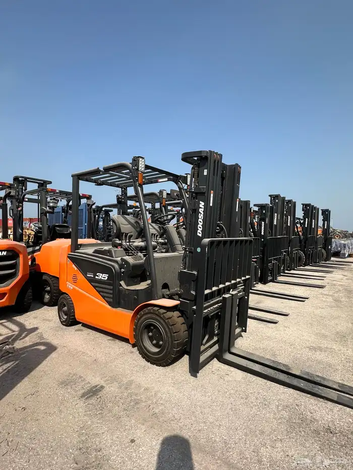 Forklift Doosan جديد فقط 2024 2