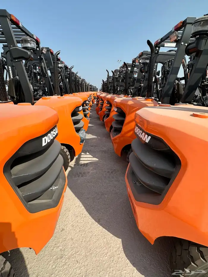 Forklift Doosan جديد فقط 2024 1