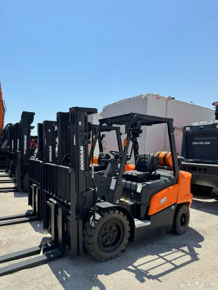 Forklift Doosan جديد فقط 2024 11