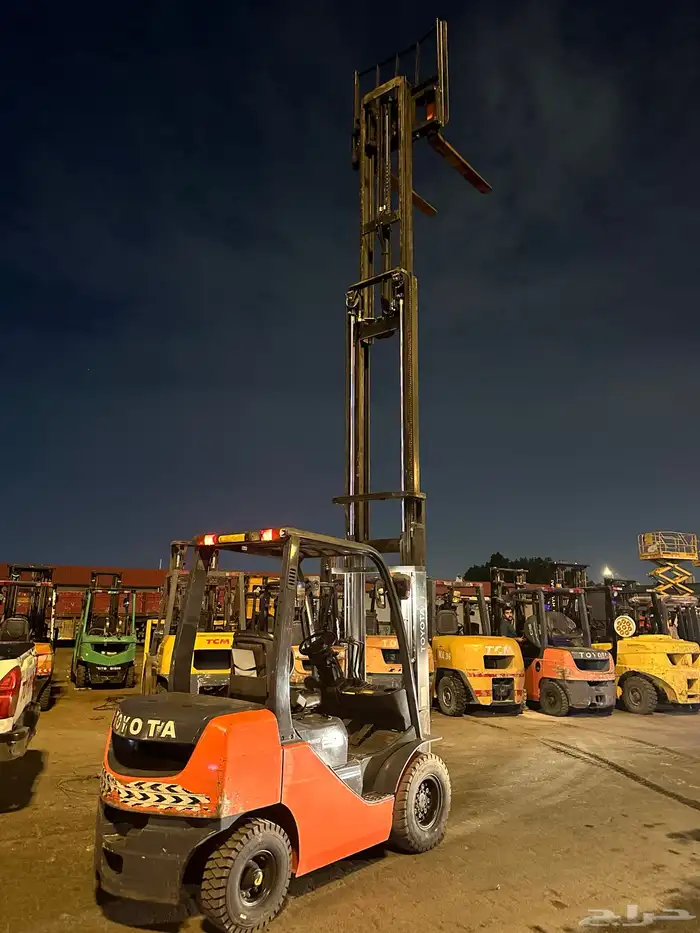 رافعة شوكية 10 طن سفتي كامل للإيجار متوفر 3 حبات اجار 2