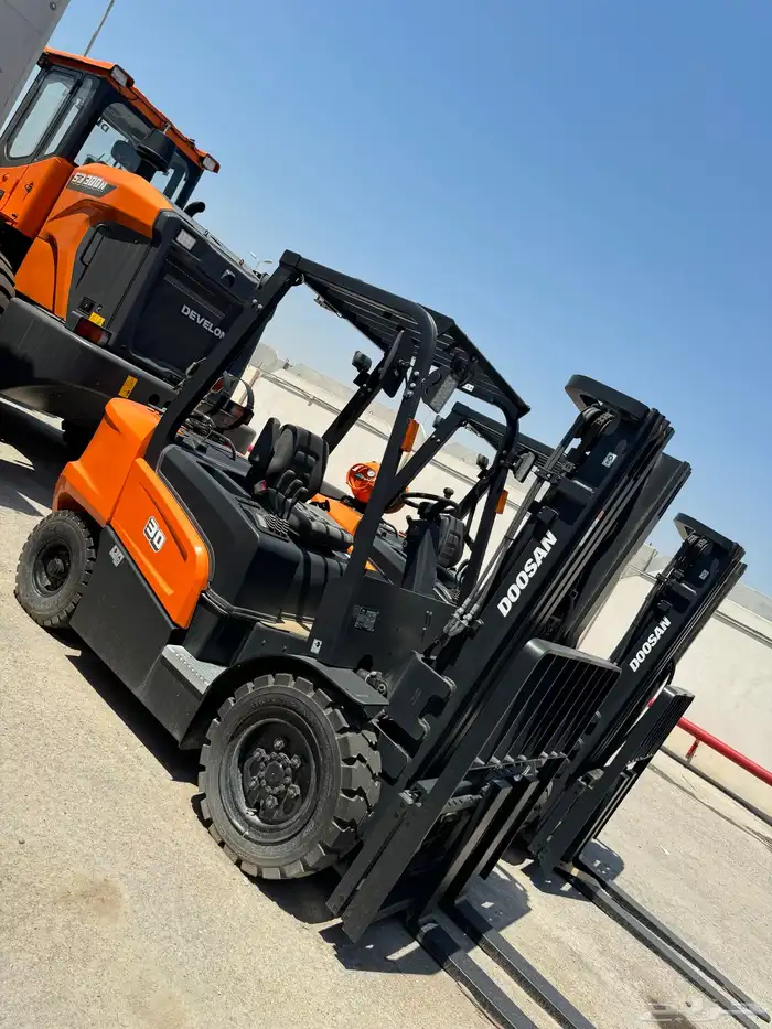 Forklift Doosan جديد فقط 2024 12